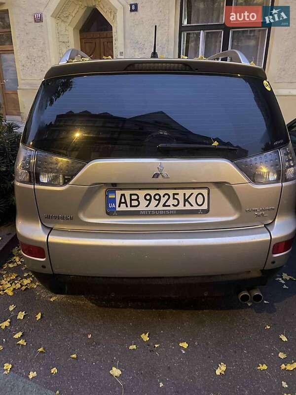 Внедорожник / Кроссовер Mitsubishi Outlander 2008 в Остроге