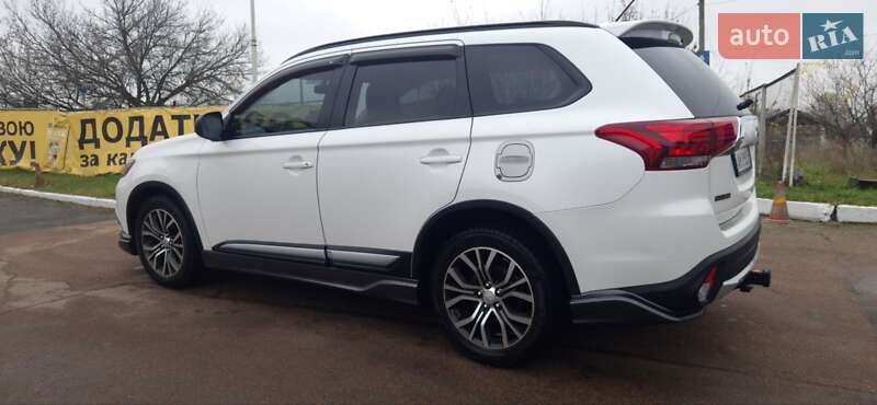 Позашляховик / Кросовер Mitsubishi Outlander 2015 в Житомирі фото 5 Позашляховик / Кросовер Mitsubishi Outlander 2015 в Житомирі