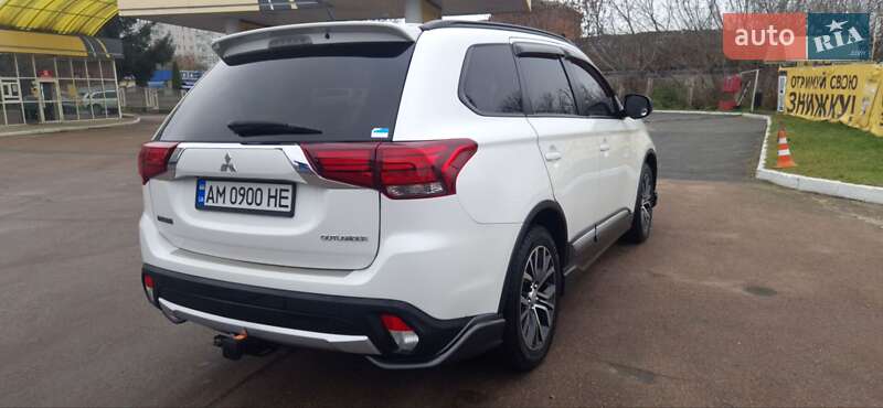 Позашляховик / Кросовер Mitsubishi Outlander 2015 в Житомирі фото 10 Позашляховик / Кросовер Mitsubishi Outlander 2015 в Житомирі