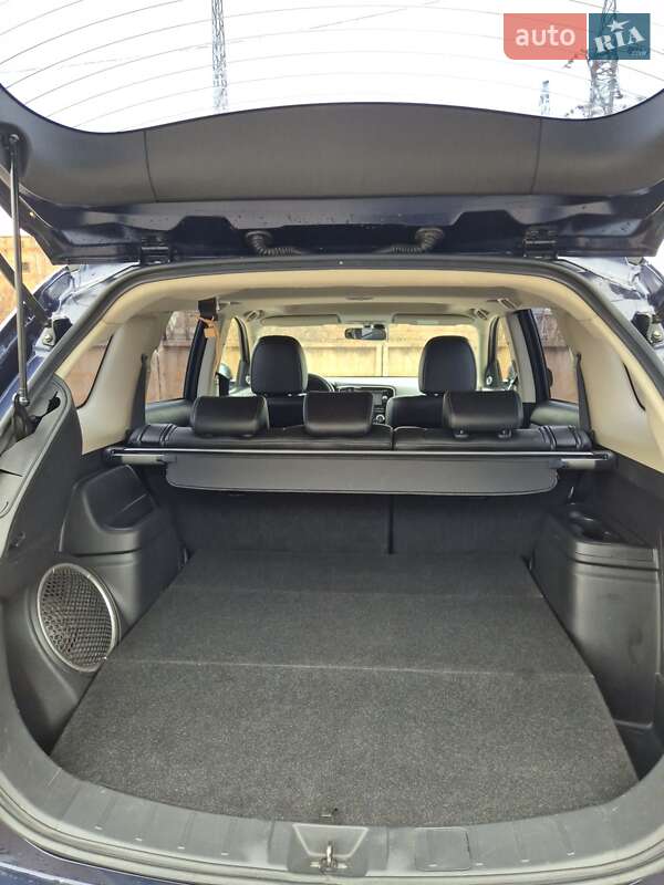 Внедорожник / Кроссовер Mitsubishi Outlander 2013 в Кривом Роге