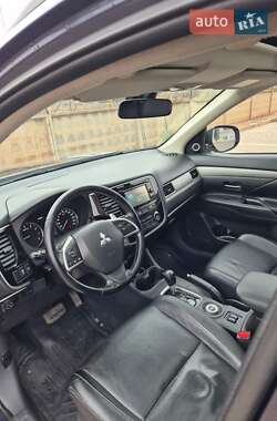 Внедорожник / Кроссовер Mitsubishi Outlander 2013 в Кривом Роге