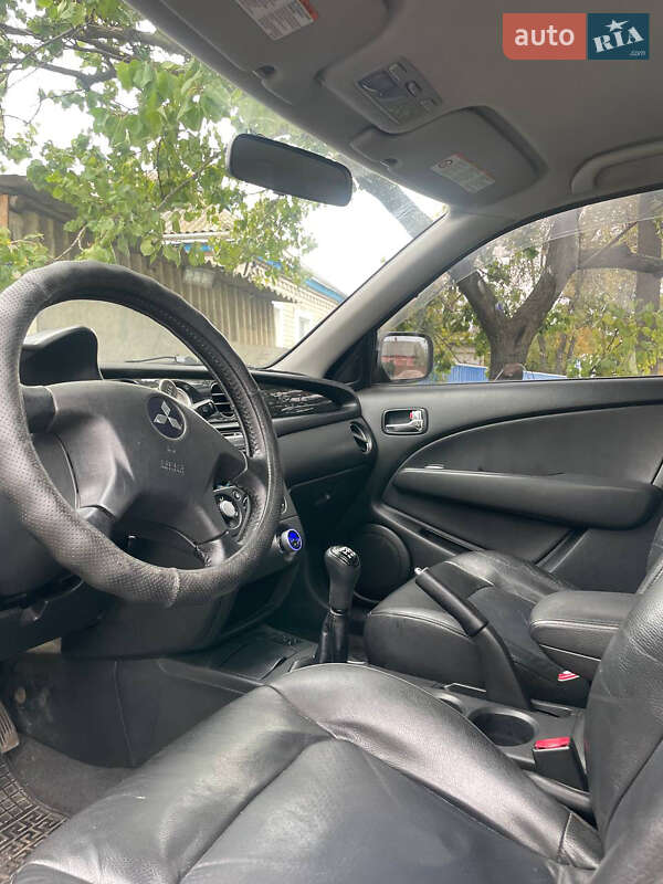 Внедорожник / Кроссовер Mitsubishi Outlander 2003 в Киеве фото 19 Внедорожник / Кроссовер Mitsubishi Outlander 2003 в Киеве