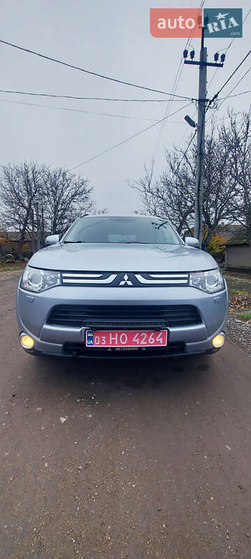 Внедорожник / Кроссовер Mitsubishi Outlander 2012 в Белгороде-Днестровском