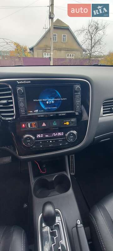 Внедорожник / Кроссовер Mitsubishi Outlander 2012 в Белгороде-Днестровском