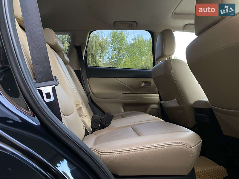 Внедорожник / Кроссовер Mitsubishi Outlander 2013 в Ивано-Франковске фото 34 Внедорожник / Кроссовер Mitsubishi Outlander 2013 в Ивано-Франковске