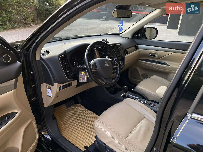 Внедорожник / Кроссовер Mitsubishi Outlander 2013 в Ивано-Франковске фото 52 Внедорожник / Кроссовер Mitsubishi Outlander 2013 в Ивано-Франковске