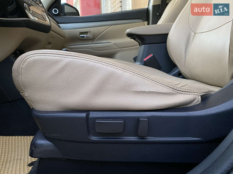 Внедорожник / Кроссовер Mitsubishi Outlander 2013 в Ивано-Франковске фото 57 Внедорожник / Кроссовер Mitsubishi Outlander 2013 в Ивано-Франковске