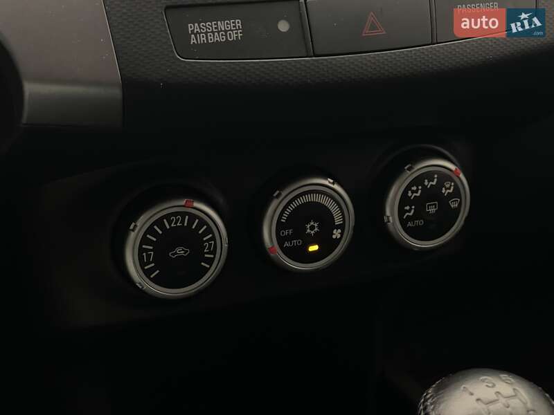 Внедорожник / Кроссовер Mitsubishi Outlander 2009 в Киеве