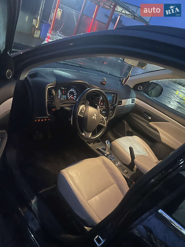 Внедорожник / Кроссовер Mitsubishi Outlander 2014 в Бориславе