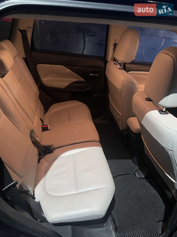 Внедорожник / Кроссовер Mitsubishi Outlander 2014 в Бориславе