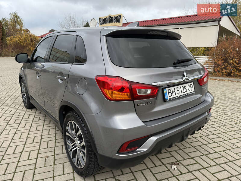 Внедорожник / Кроссовер Mitsubishi Outlander 2019 в Запорожье