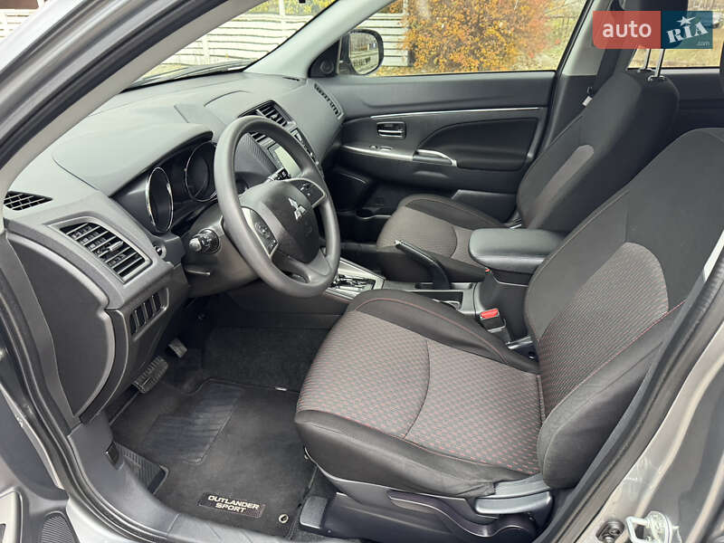 Внедорожник / Кроссовер Mitsubishi Outlander 2019 в Запорожье