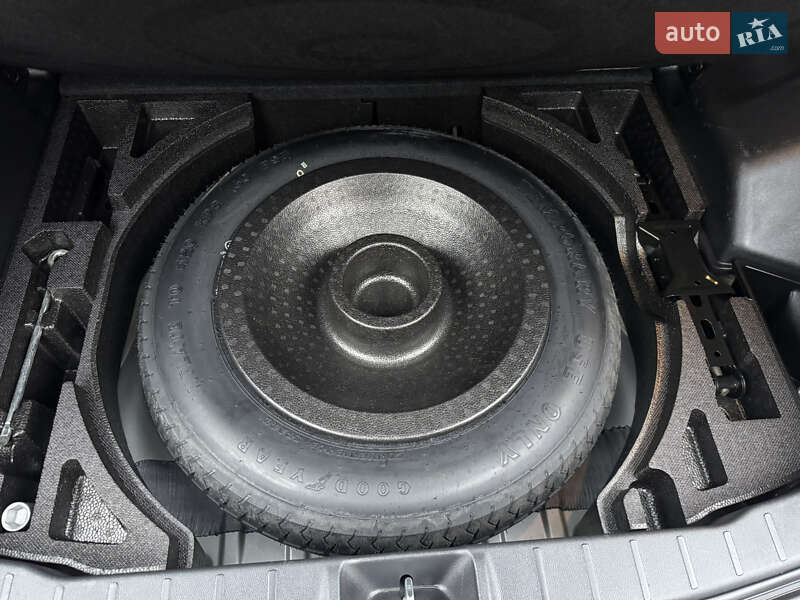 Внедорожник / Кроссовер Mitsubishi Outlander 2019 в Запорожье