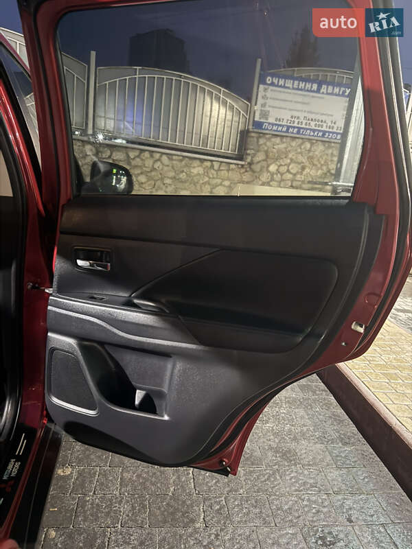 Внедорожник / Кроссовер Mitsubishi Outlander 2014 в Тернополе