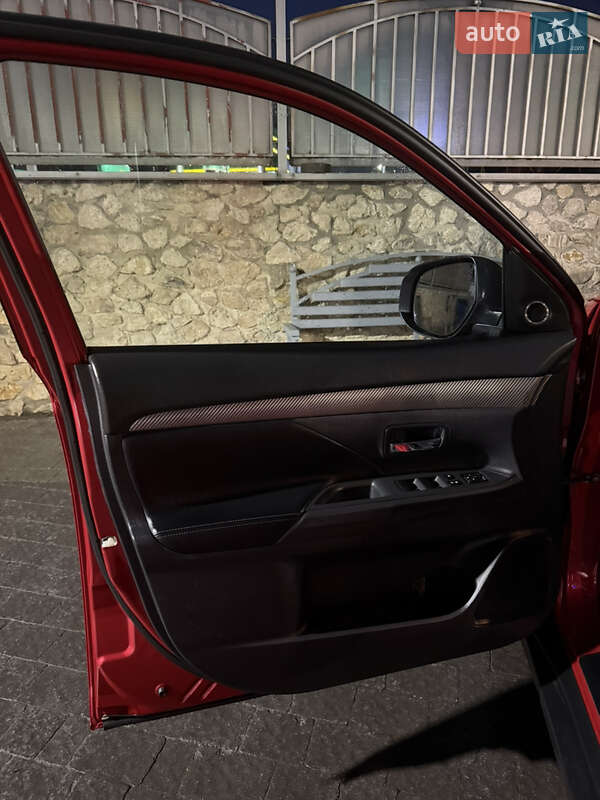 Внедорожник / Кроссовер Mitsubishi Outlander 2014 в Тернополе