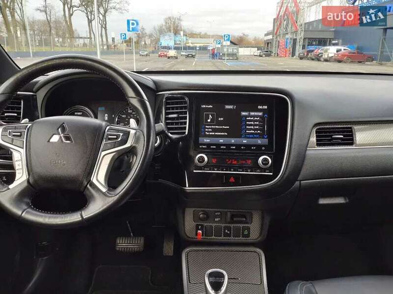 Внедорожник / Кроссовер Mitsubishi Outlander 2019 в Львове