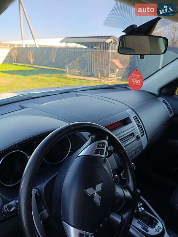 Позашляховик / Кросовер Mitsubishi Outlander 2011 в Шептицькому