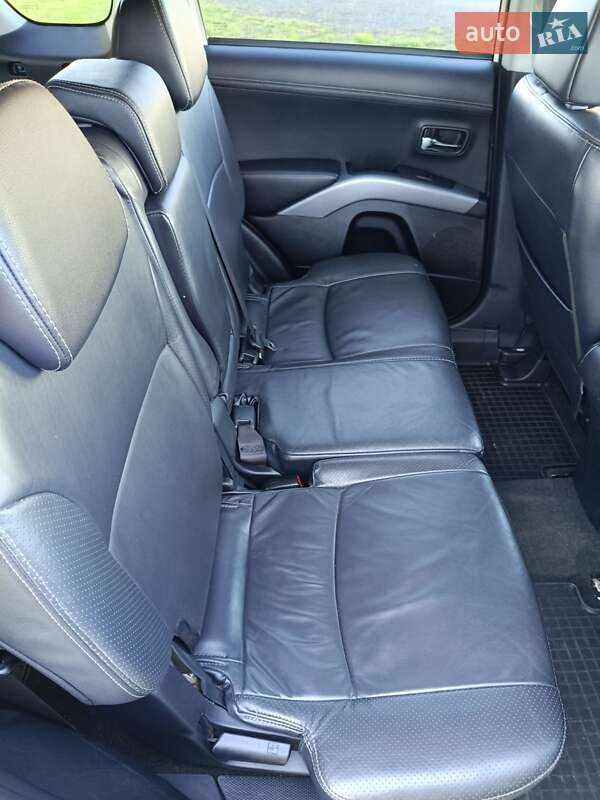 Позашляховик / Кросовер Mitsubishi Outlander 2011 в Шептицькому