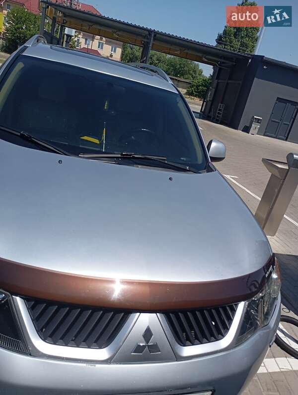 Позашляховик / Кросовер Mitsubishi Outlander 2008 в Києві