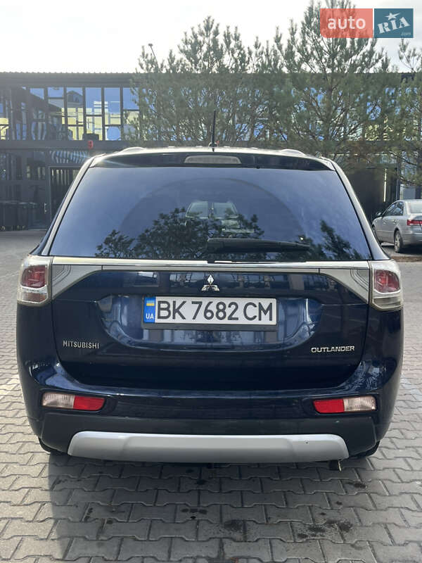 Позашляховик / Кросовер Mitsubishi Outlander 2015 в Рівному фото 6 Позашляховик / Кросовер Mitsubishi Outlander 2015 в Рівному