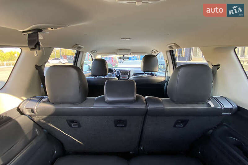 Внедорожник / Кроссовер Mitsubishi Outlander 2019 в Киеве фото 9 Внедорожник / Кроссовер Mitsubishi Outlander 2019 в Киеве