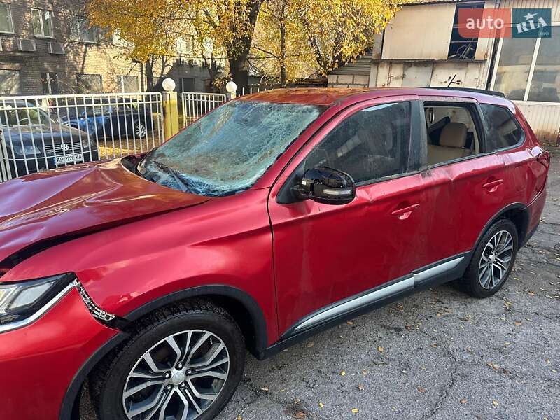 Позашляховик / Кросовер Mitsubishi Outlander 2015 в Запоріжжі фото 6 Позашляховик / Кросовер Mitsubishi Outlander 2015 в Запоріжжі