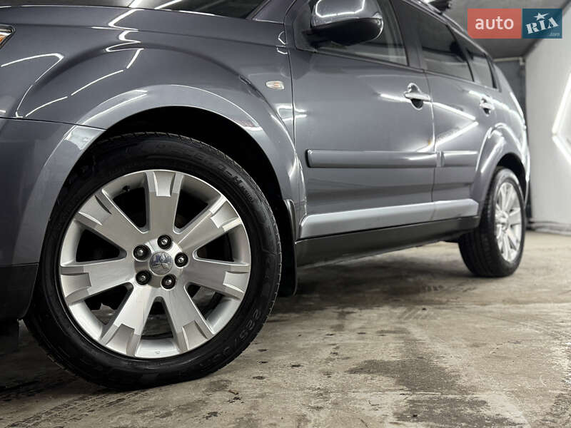 Позашляховик / Кросовер Mitsubishi Outlander 2008 в Кременці