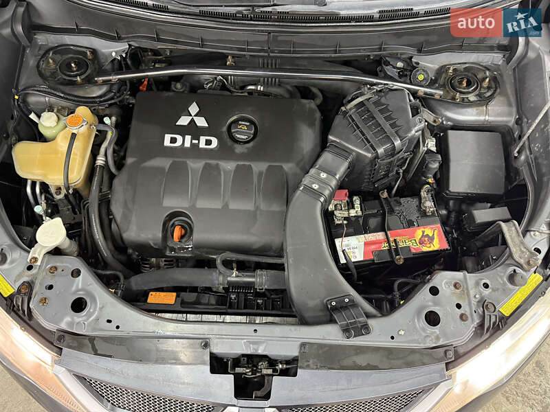 Позашляховик / Кросовер Mitsubishi Outlander 2008 в Кременці