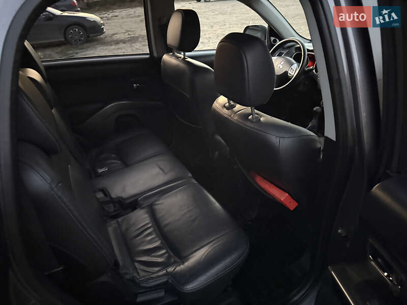 Позашляховик / Кросовер Mitsubishi Outlander 2008 в Кременці