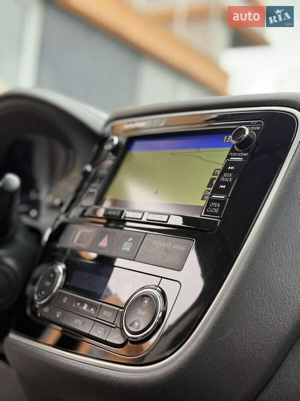 Внедорожник / Кроссовер Mitsubishi Outlander 2016 в Самборе фото 54 Внедорожник / Кроссовер Mitsubishi Outlander 2016 в Самборе