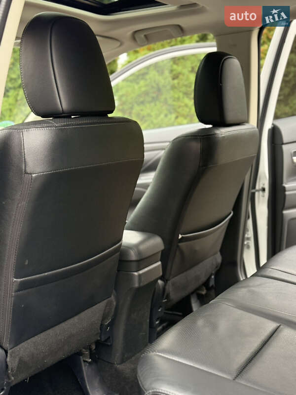 Внедорожник / Кроссовер Mitsubishi Outlander 2016 в Самборе фото 71 Внедорожник / Кроссовер Mitsubishi Outlander 2016 в Самборе