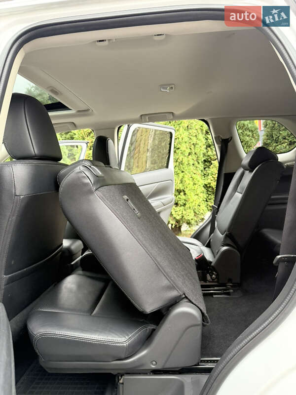 Внедорожник / Кроссовер Mitsubishi Outlander 2016 в Самборе фото 76 Внедорожник / Кроссовер Mitsubishi Outlander 2016 в Самборе