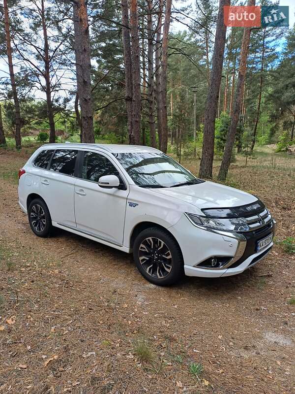 Внедорожник / Кроссовер Mitsubishi Outlander 2017 в Киеве фото 9 Внедорожник / Кроссовер Mitsubishi Outlander 2017 в Киеве