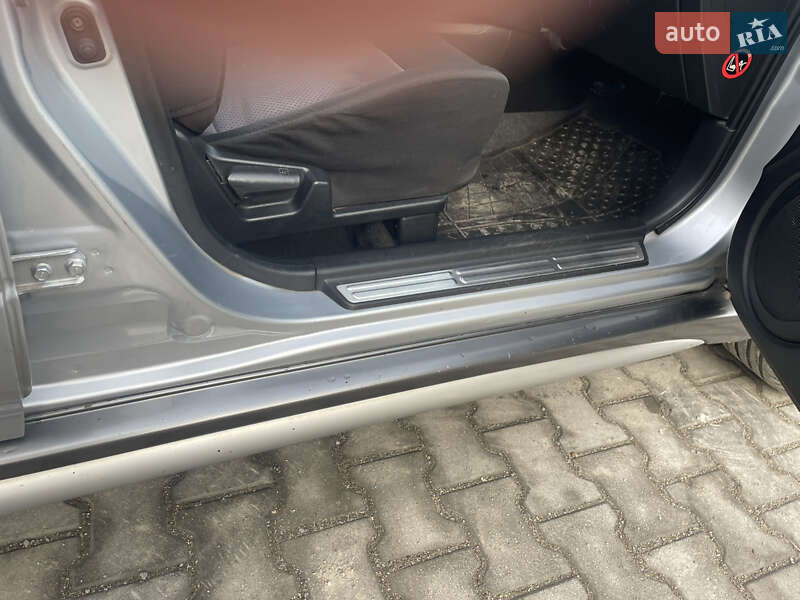 Внедорожник / Кроссовер Mitsubishi Outlander 2007 в Тернополе