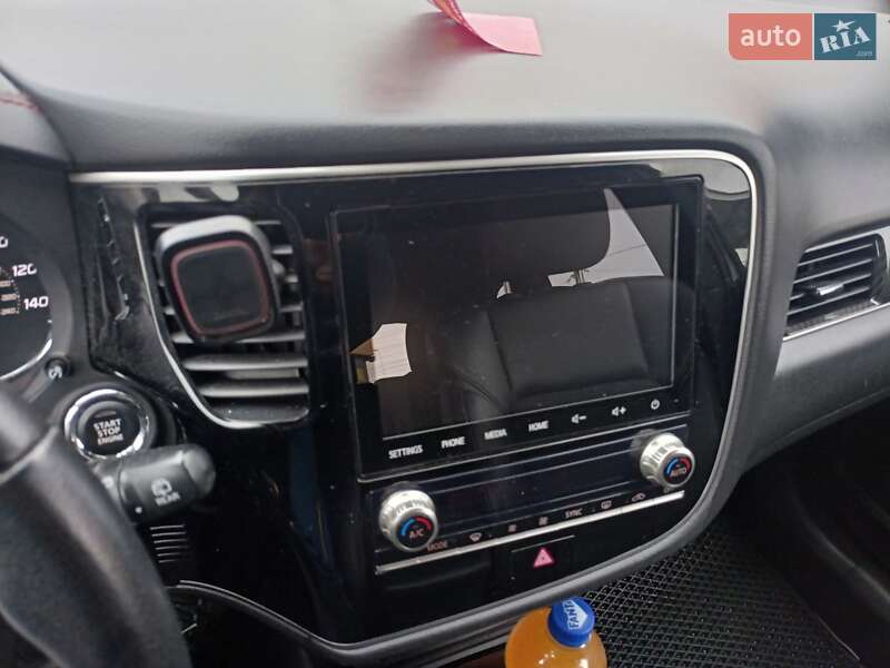 Внедорожник / Кроссовер Mitsubishi Outlander 2020 в Вышгороде