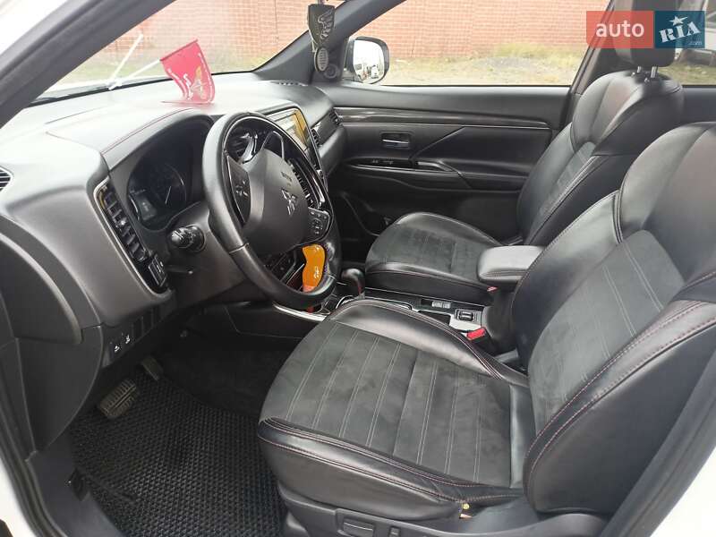 Внедорожник / Кроссовер Mitsubishi Outlander 2020 в Вышгороде