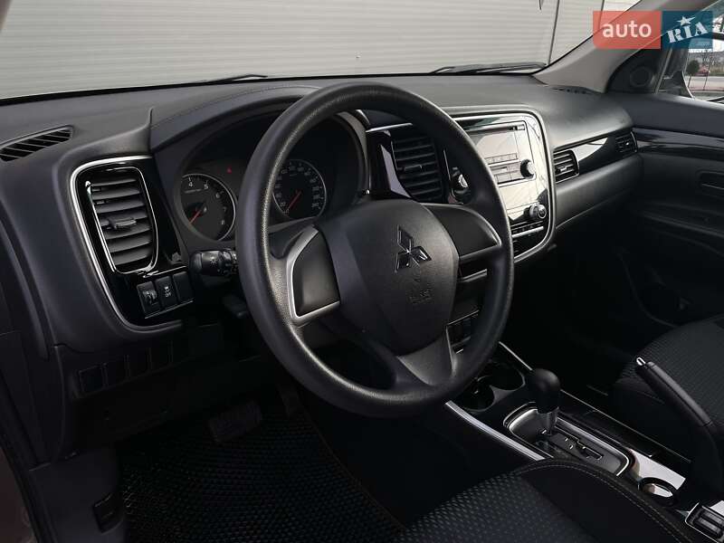 Внедорожник / Кроссовер Mitsubishi Outlander 2021 в Черновцах фото 14 Внедорожник / Кроссовер Mitsubishi Outlander 2021 в Черновцах