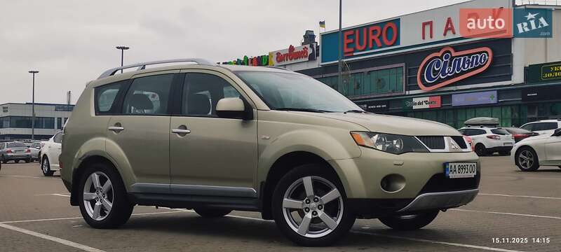 Внедорожник / Кроссовер Mitsubishi Outlander 2009 в Киеве