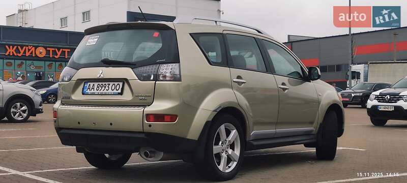 Внедорожник / Кроссовер Mitsubishi Outlander 2009 в Киеве