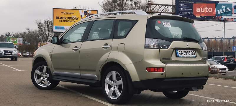 Внедорожник / Кроссовер Mitsubishi Outlander 2009 в Киеве