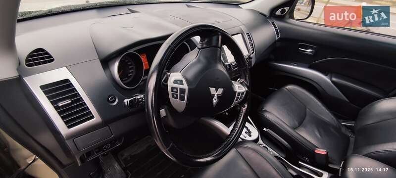 Внедорожник / Кроссовер Mitsubishi Outlander 2009 в Киеве