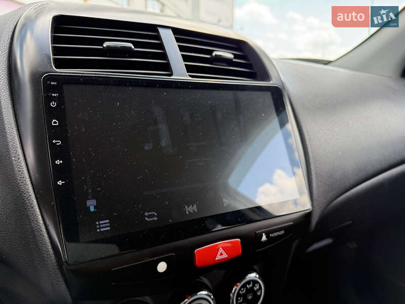 Внедорожник / Кроссовер Mitsubishi Outlander 2016 в Киеве фото 19 Внедорожник / Кроссовер Mitsubishi Outlander 2016 в Киеве