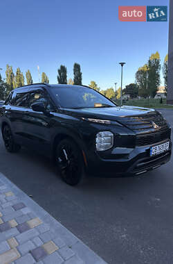 Внедорожник / Кроссовер Mitsubishi Outlander 2024 в Чернигове