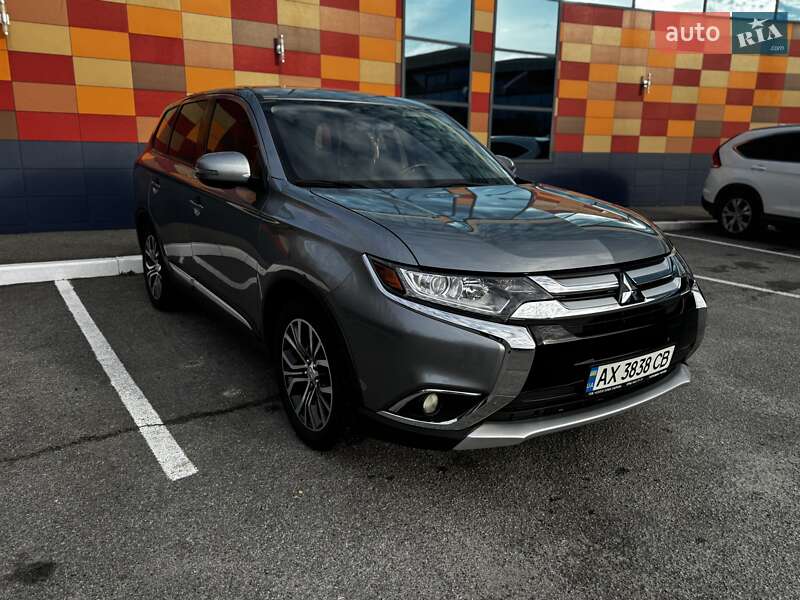 Внедорожник / Кроссовер Mitsubishi Outlander 2017 в Харькове