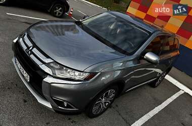 Внедорожник / Кроссовер Mitsubishi Outlander 2017 в Харькове
