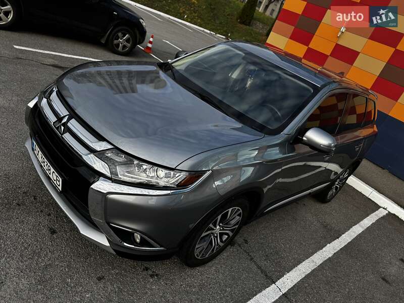 Внедорожник / Кроссовер Mitsubishi Outlander 2017 в Харькове