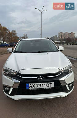 Позашляховик / Кросовер Mitsubishi Outlander 2019 в Харкові