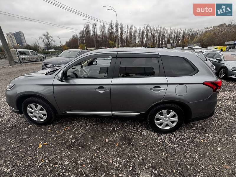 Внедорожник / Кроссовер Mitsubishi Outlander 2021 в Киеве фото 5 Внедорожник / Кроссовер Mitsubishi Outlander 2021 в Киеве