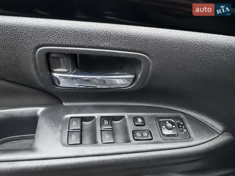 Внедорожник / Кроссовер Mitsubishi Outlander 2021 в Киеве фото 12 Внедорожник / Кроссовер Mitsubishi Outlander 2021 в Киеве