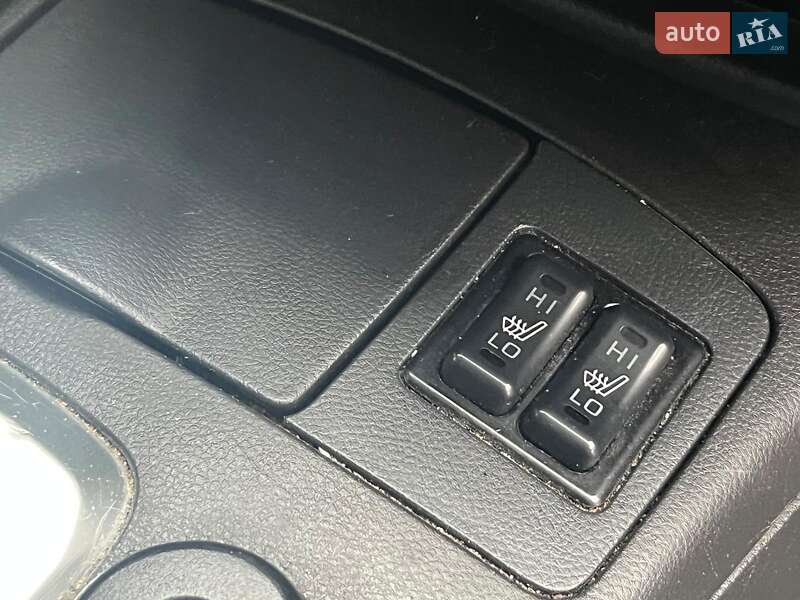 Позашляховик / Кросовер Mitsubishi Outlander 2008 в Києві